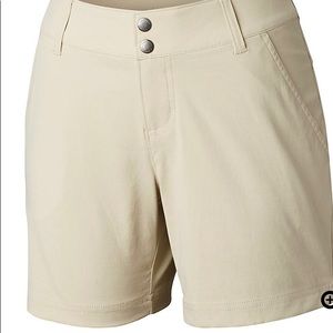 NWT Columbia Active Khaki Shorts Sz 6